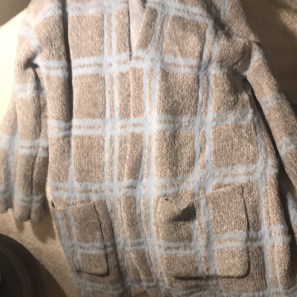 Coat - Picture 7 of 9